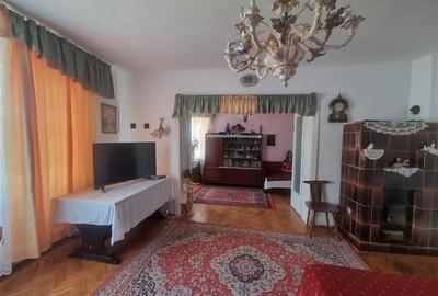 CASA CU ETAJ IN CENTRU - 12