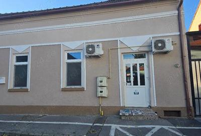 Spațiu comercial, de 55 mp, în Central