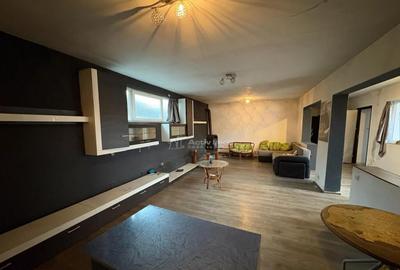 Bocsa Romana, Casa 8 Incaperi, Strada Principala. - 15