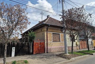 Casă cu 2 camere cu Teren 330 Mp în Lunei - 1
