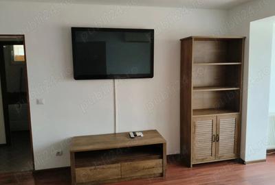 Apartament cu 3 camere semidecomandat în Ultracentral