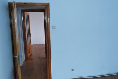 Spațiu comercial, de 67 mp, în Central - 3