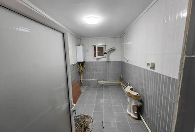 Casă cu 4 camere cu Canalizare în Splaiul Unirii - 11