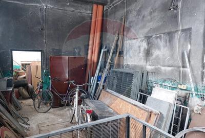 Casă cu 5 camere cu Teren 7531 Mp în Sacu - 1