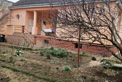 Casă cu 3 camere cu Teren 700 Mp în Micro 17 - 12