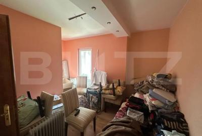 Casă cu 3 camere cu Teren 4075 Mp în Central