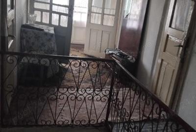 Vand casa 6 camere + garaj + anexe + 1 hectar teren langa casa - 3