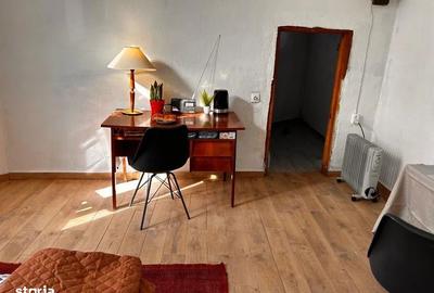 Casă cu 4 camere semidecomandat în Central - 3