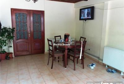 Casă cu 5 camere cu Teren 60 Mp în Vitan - 1