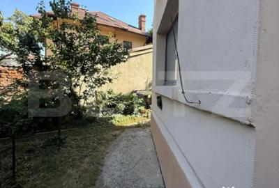 Casă cu 10 camere cu Teren 355 Mp în Democrației - 9