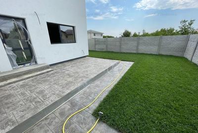 Duplex cu 4 camere si mansarda. Curte 250 mp. Comision 0 - 5