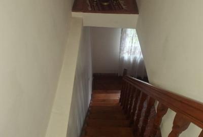 Casă cu 4 camere cu Teren 730 Mp în Izvoarele - 15