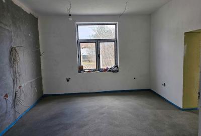 Casă cu 4 camere cu Teren 400 Mp în Central - 5