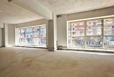 Spațiu comercial, de 465 mp, în Central - 9