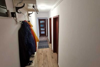 Apartament cu 2 camere decomandat în Runcu