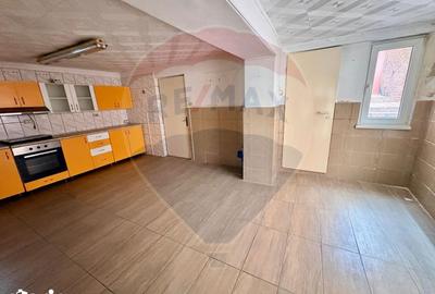 Casă cu 4 camere cu Teren 292 Mp în Central - 14