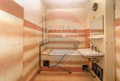 Apartament 2 camere/ 2 balcoane/de renovat-  zona Tractorul! - 28