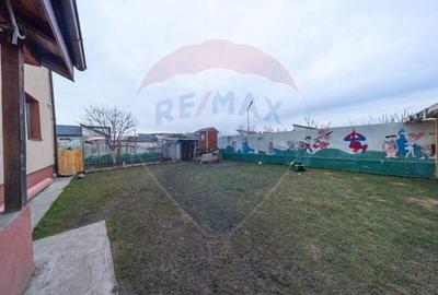 Casă cu 5 camere cu Teren 500 Mp în Sânpetru - 36