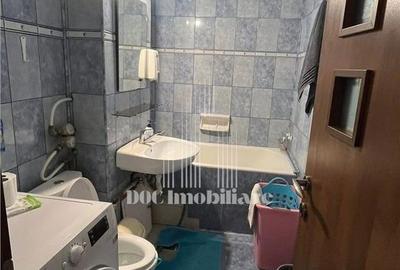 Apartament cu 3 camere semidecomandat în Tei - 18