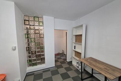 Garsoniera | bloc reabilitat | Virtutii | Statia de tramvai Orsova - 4