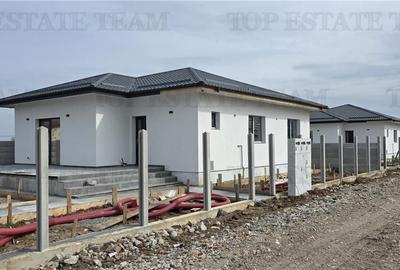 Casă cu 4 camere în Olteni - 2