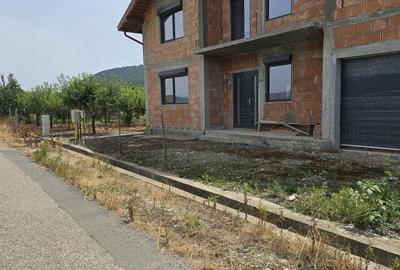 Casă cu 6 camere în Leșnic - 8