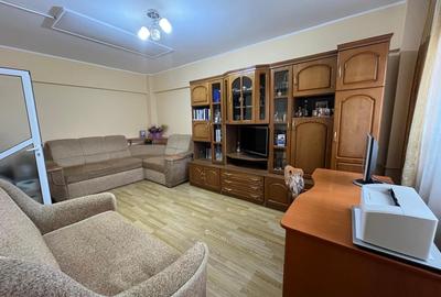 Apartament cu 2 camere in Micro 20 - 1