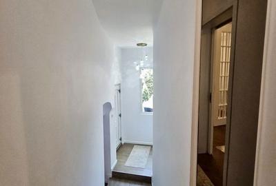 Casă cu 5 camere cu Teren 157 Mp în Central - 1