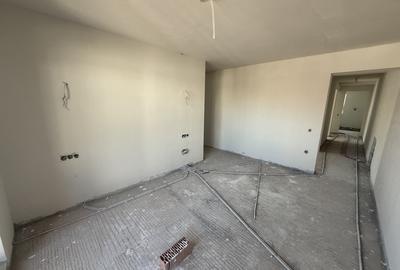 Duplex cu 4 camere cu Canalizare în Florești - 9