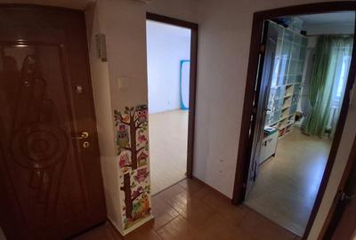 GARA VAMA VECHE 2 CAMERE DECOMANDAT 56 MP BLOC 1985  COD 160854 - 8