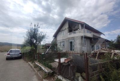 Casa 120 mp, 6 camere, 2 nivele, zona Beclean - 2