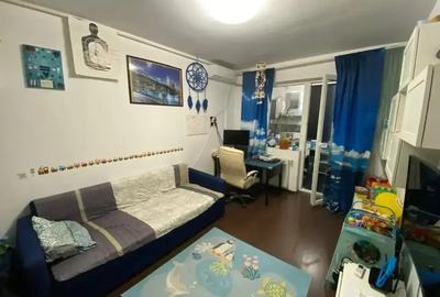 Apartament cu 2 camere semidecomandat, mobilat în Central