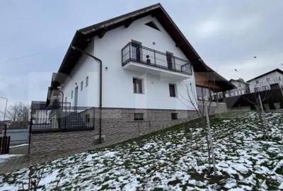 Casă cu 5 camere cu Teren 700 Mp în Ipotești - 16