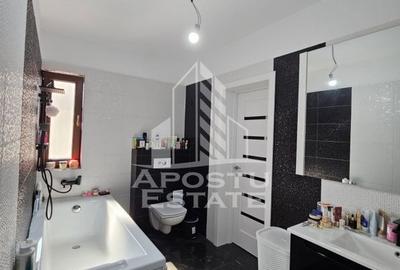 Casă cu 5 camere cu Canalizare în Moșnița Nouă