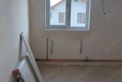 Casa tip duplex - 2 locuinte cuplate - 10 camere - semifinisat - 5