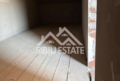 Duplex cu 4 camere cu Canalizare în Mohu - 5