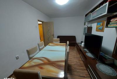 Apartament cu 2 camere decomandat în Micro 6 - 9