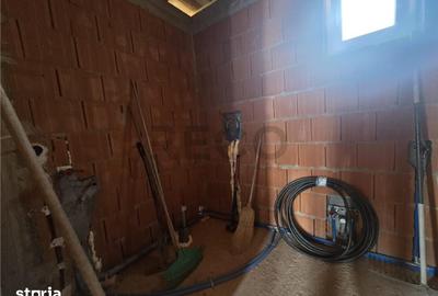 Casă cu 3 camere cu Teren 545 Mp în Girișu de Criș - 13