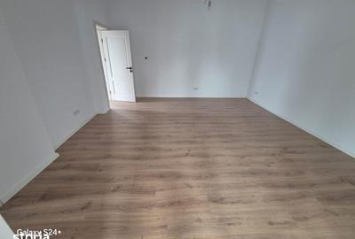 Casă cu 4 camere cu Teren 462 Mp în Central - 6