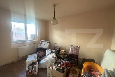Apartament cu 3 camere semidecomandat în Central - 1