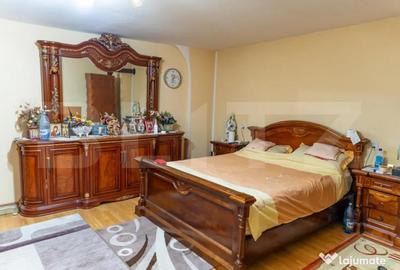 Casă cu 7 camere cu Teren 2500 Mp în Central - 3