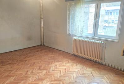 Apartament cu 2 camere decomandat în Gojdu - 1