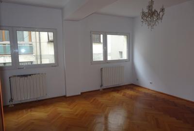 Bloc tip boutique, constr. 2000, parcare subterana si 2 intrari - 19