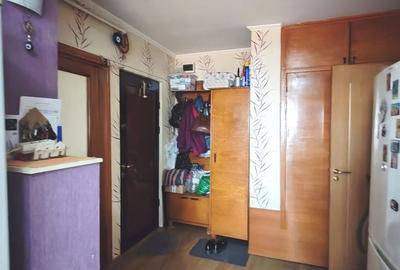Apartament cu 2 camere decomandat în Calea București