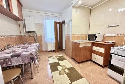 Apartament cu 3 camere decomandat în Tudor