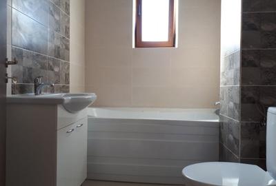 Apartament cu 3 camere decomandat în Mihai Bravu