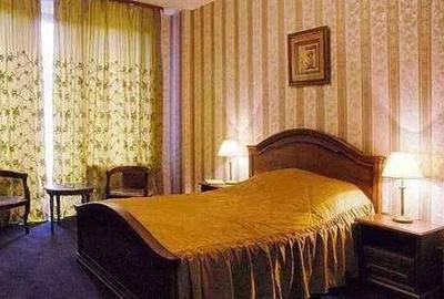 Garsonieră decomandată în Decebal