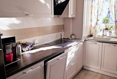 Apartament cu 3 camere decomandat, mobilat în Tractorul - 6