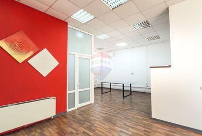 Birou, de 117 mp, în B-dul București - 2