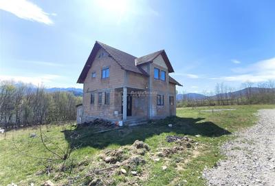 Casă cu 5 camere cu Teren 295 Mp în Central - 11